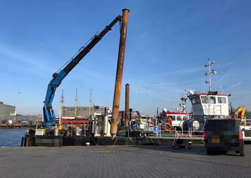 700 hp Twin Screw Multi-Cat Work Boat w/ Deck Crane