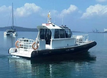 8 PAX Crew Boat - back